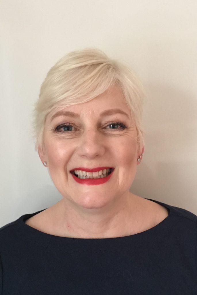 Food handlers should not wear jewellery, nail polish or artificial